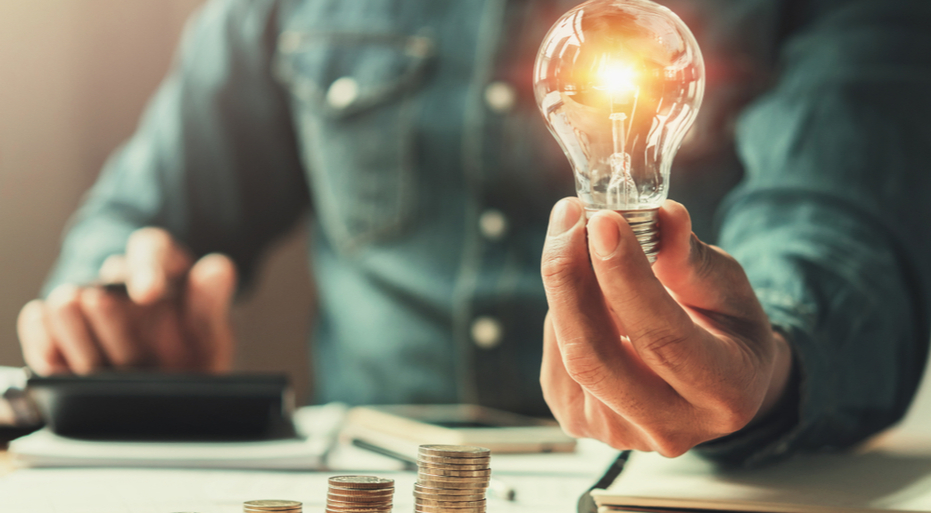 Man holding a lightbulb